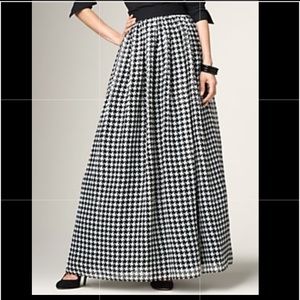 TALBOT BLACK AND WHITE HOUNDSTOOTH CHIFFON SKIRT